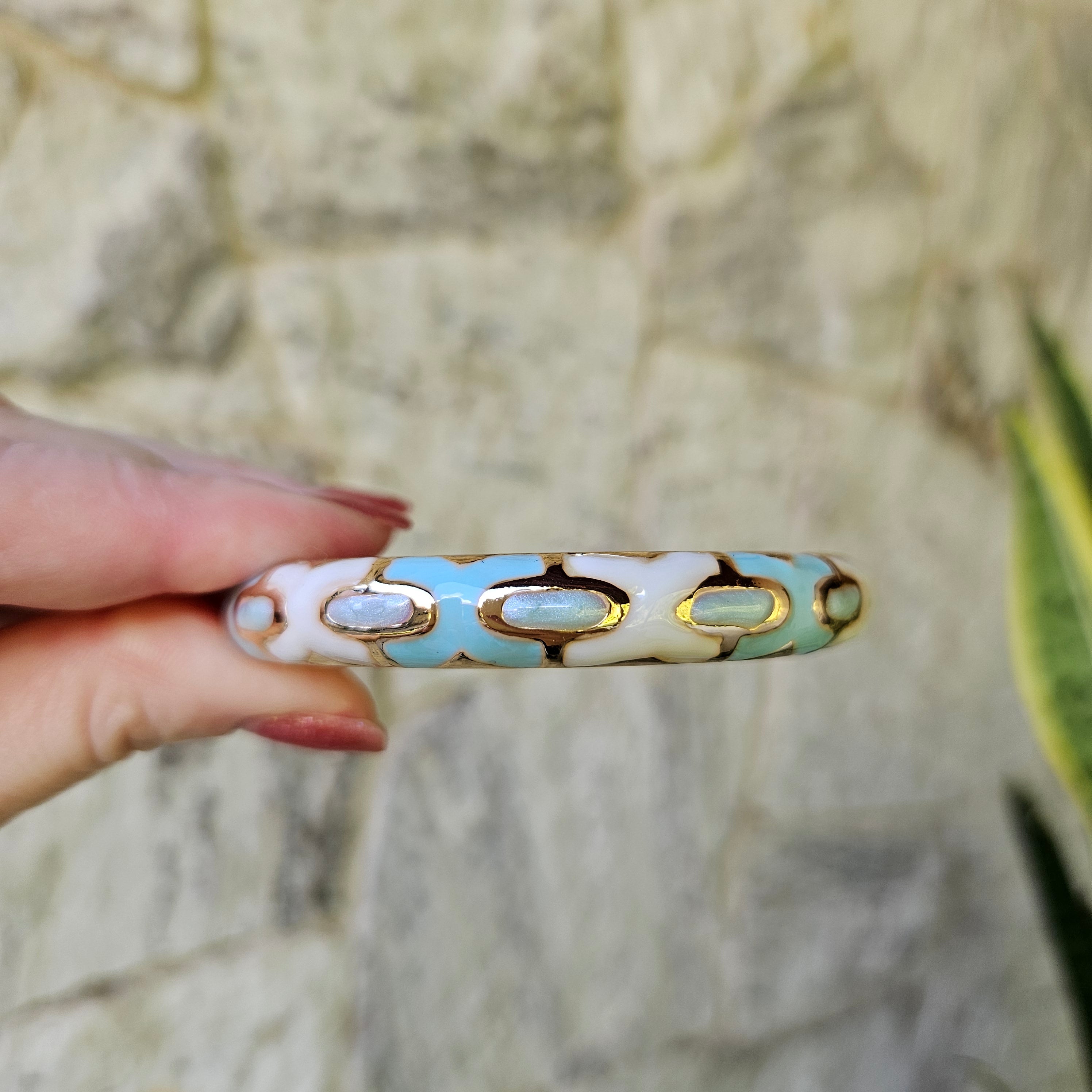 Bracelete Desenhos Geométricos Azul Claro