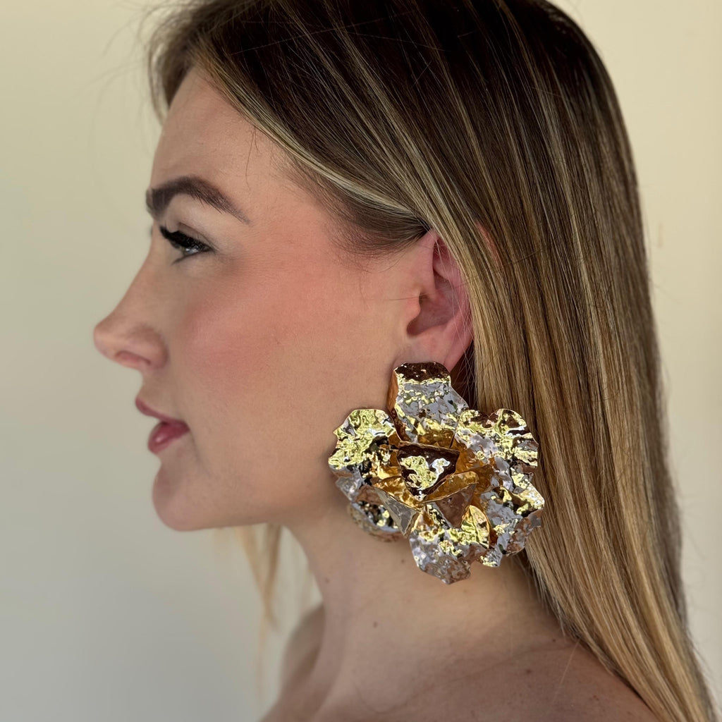 Brinco Maxi Flor Dourada